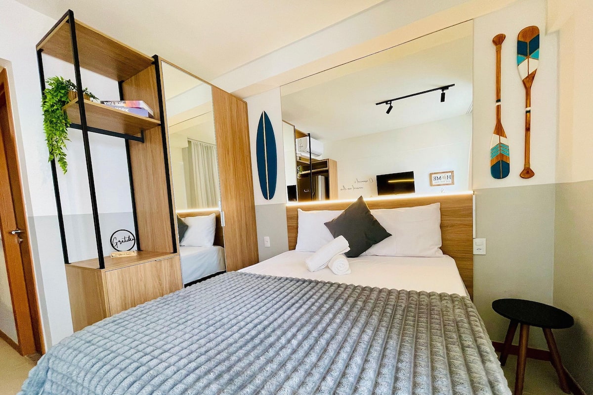 Premier Studio | 1 bedroom, laptop workspace, blackout drapes, iron/ironing board