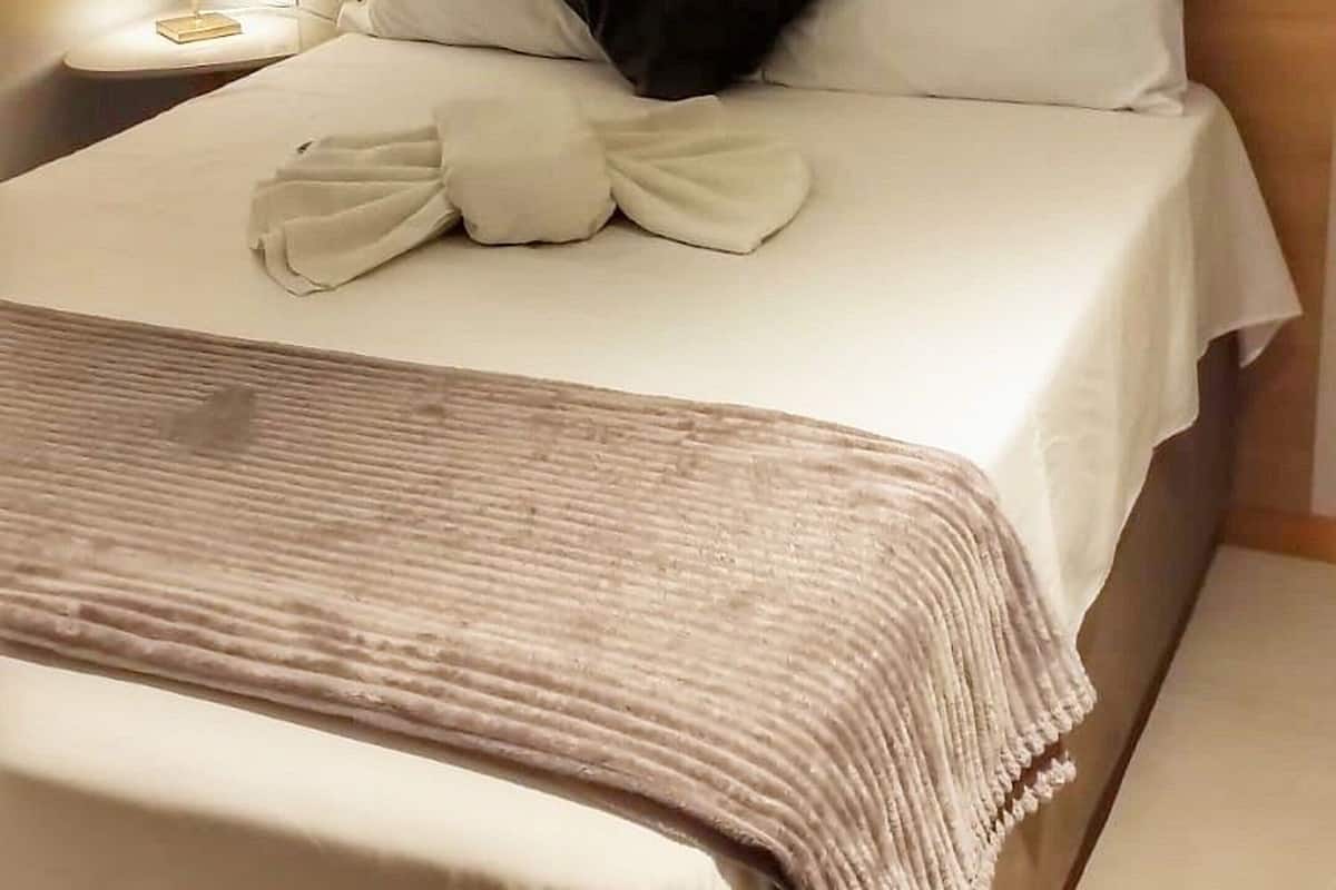 Estudio | 1 dormitorio, espacio para trabajar con un portátil, cortinas opacas