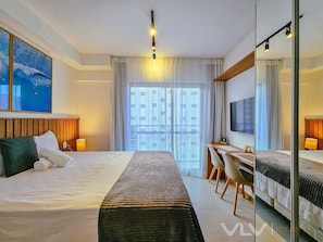 Apartment | 1 bedroom, laptop workspace, blackout drapes, iron/ironing board