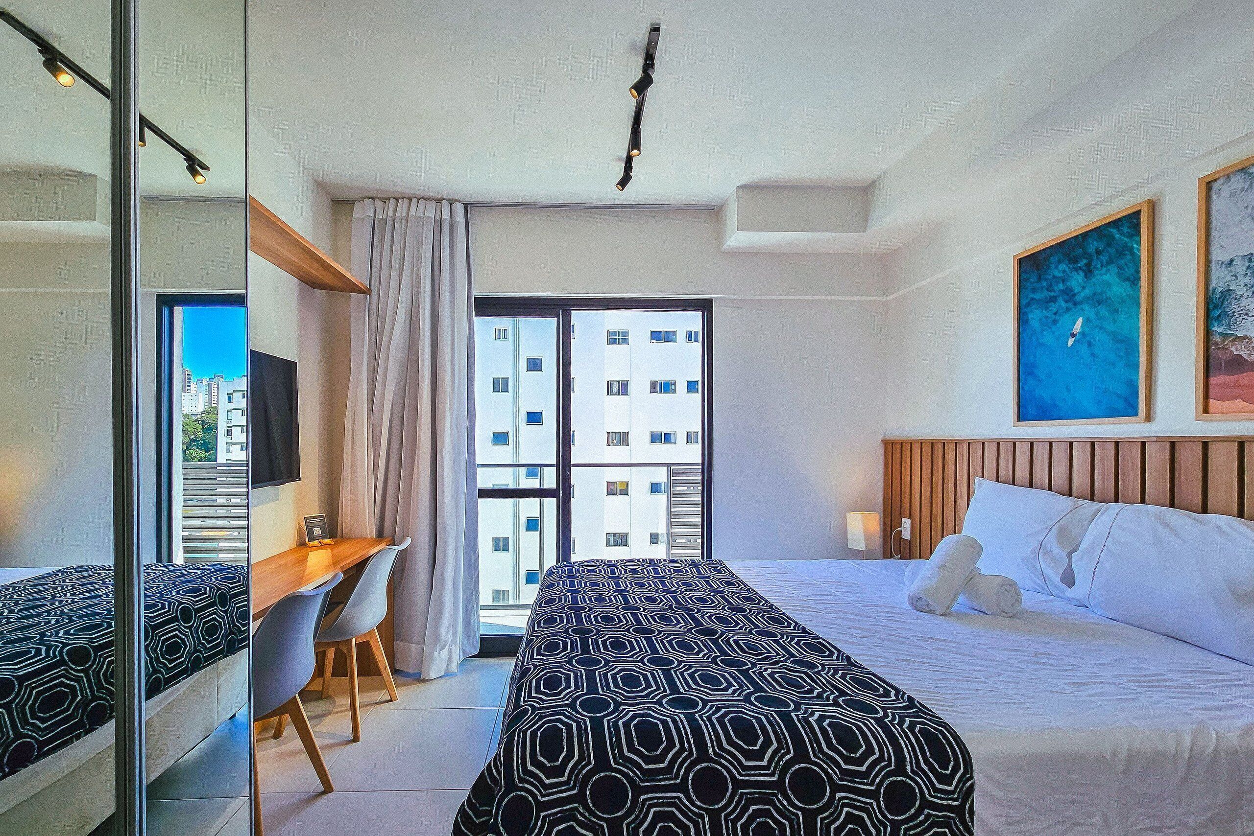 Laptop workspace, blackout drapes, iron/ironing board, free WiFi