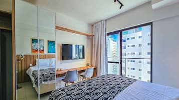 Laptop workspace, blackout drapes, iron/ironing board, free WiFi