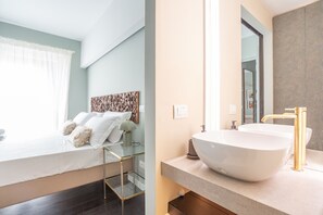 1 bedroom, in-room safe, iron/ironing board, free WiFi
