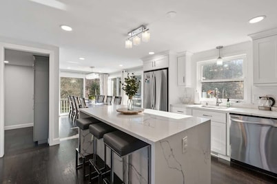 Sakura House: Spacious 4BR w/ Gym & Premium Design