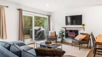 Smart TV, fireplace, video games