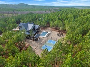 Sports court - Rare Breed | 8 Bedrooms | Pool | Pickleball | Playset | EV Outlet (Broken Bow)