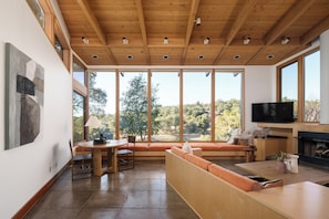 Smart TV, fireplace, books - Private Mountain Home | Pool | Fire Pit | AC (Julian)