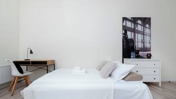 Silitysrauta/-lauta, Wi-Fi, vuodevaatteet