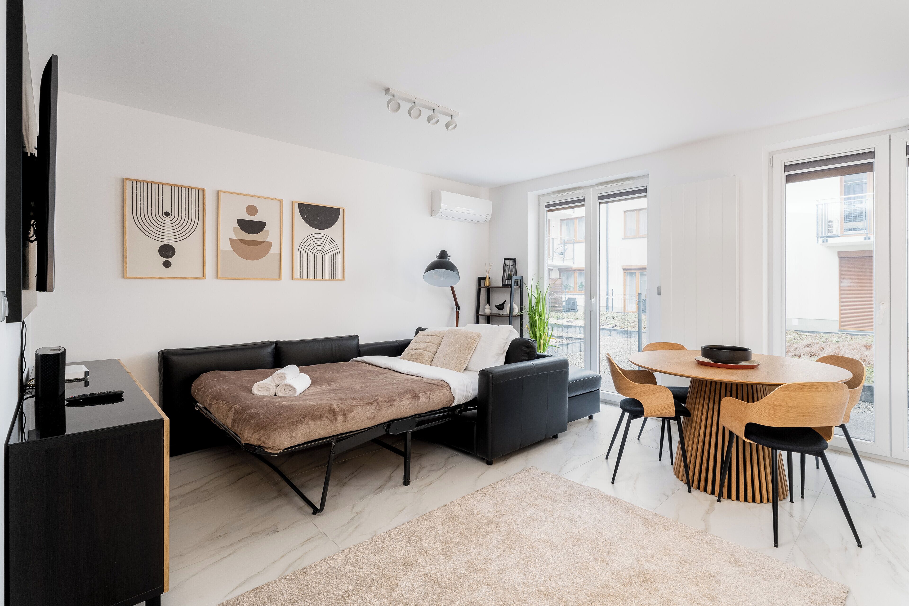 1 slaapkamer, een strijkplank/strijkijzer, wifi, beddengoed