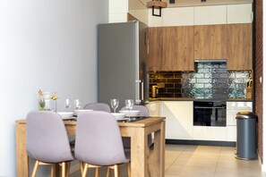 Kühlschrank, Ofen, Herdplatte, Geschirrspüler