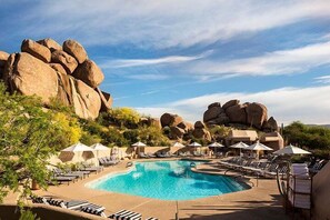 A heated pool - Starlight Sanctuary | A Luxurious Desert Retreat in The Boulders (Scottsdale)