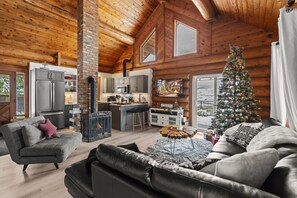 تلفزيون ذكي، مدفأة، كُتُب