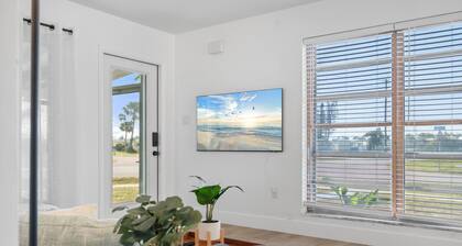 Nestled in North Port. Updated 2 Bed / 1 Bath.
