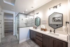 Hair dryer, towels - Pool+Spa, Game Room, Fire Pit, RV Grg | Sleeps 16 (Lake Havasu City)