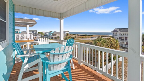 Outdoor dining - "Coast to Coast" 5 Bedroom 4.5 Bath Home! (Holden Beach)