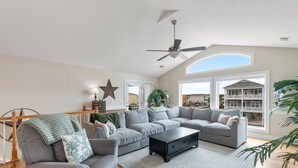 Living area - "Coast to Coast" 5 Bedroom 4.5 Bath Home! (Holden Beach)