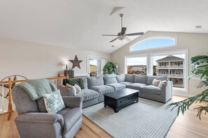 TV connectée, lecteur de DVD, vidéothèque, chaîne hi-fi