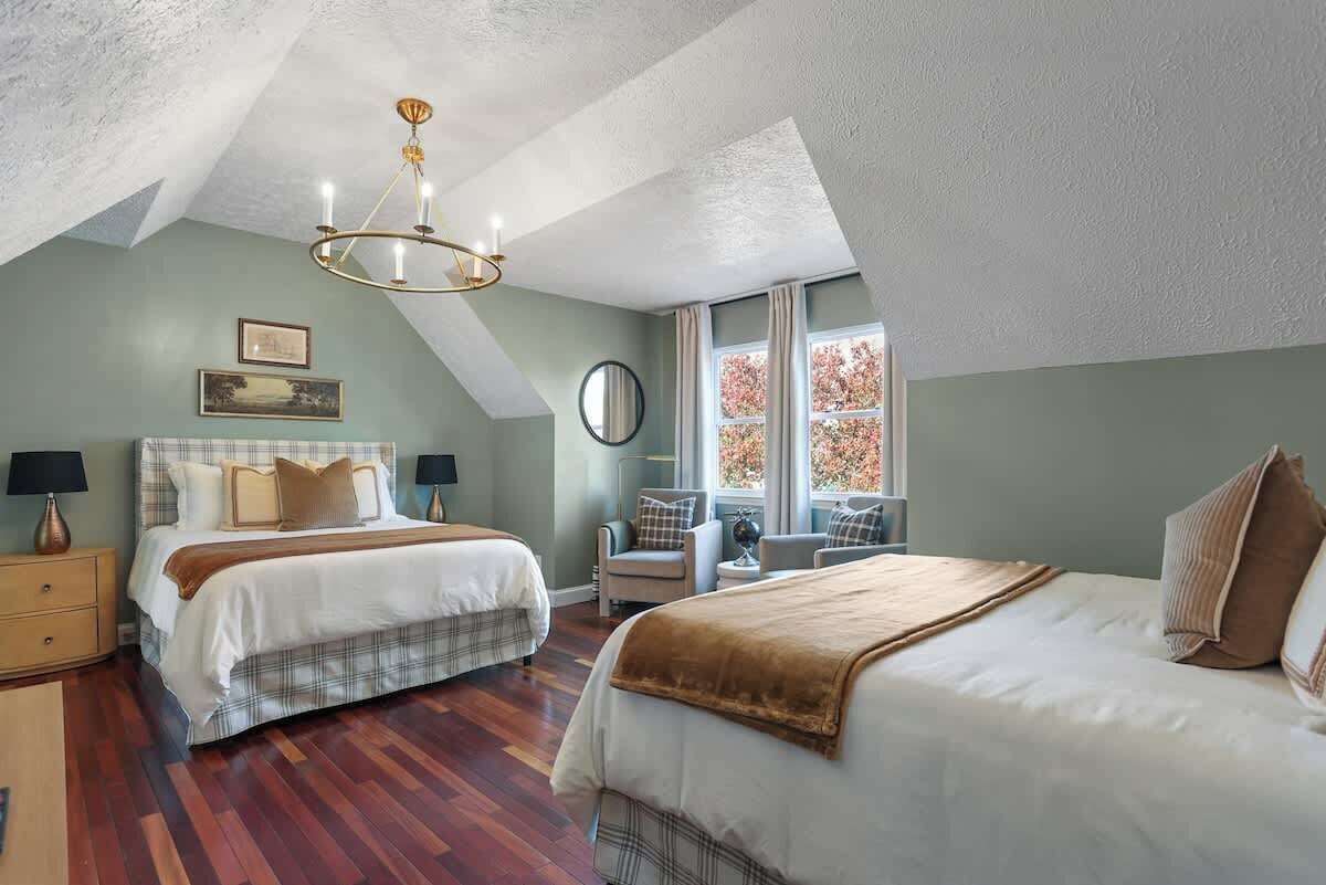 5 bedrooms, iron/ironing board, travel cot, free WiFi