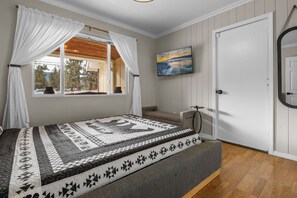 4 bedrooms, free WiFi, bed sheets - Bunny's Ranch - Sleeps 12, Private Ranch in Big Bear, Pool Table, Ping Pong, Foosball, BBQ (Big Bear City)