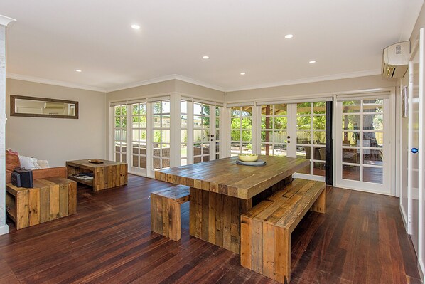 غرفة لتناول الطعام