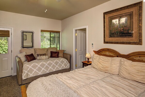 2 bedrooms, iron/ironing board, bed sheets