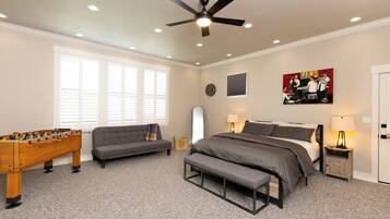 4 bedrooms, iron/ironing board, free WiFi, bed sheets