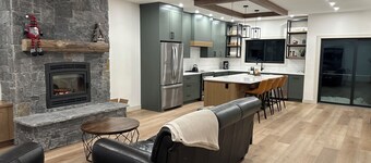 A Cozy town house with great location 
At  Apex Mountain 