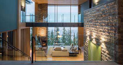 Serenity Estate Kadenwood | Ski-In Out, Hot Tub, Pool Table, Cinema Room