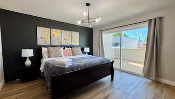 2 slaapkamers, een strijkplank/strijkijzer, wifi, beddengoed