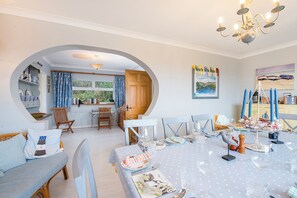 Interior - Ty Gwyn, Holiday Cottage Manorbier, Sleeps 8, 4 bedrooms,  bathrooms (Tenby)