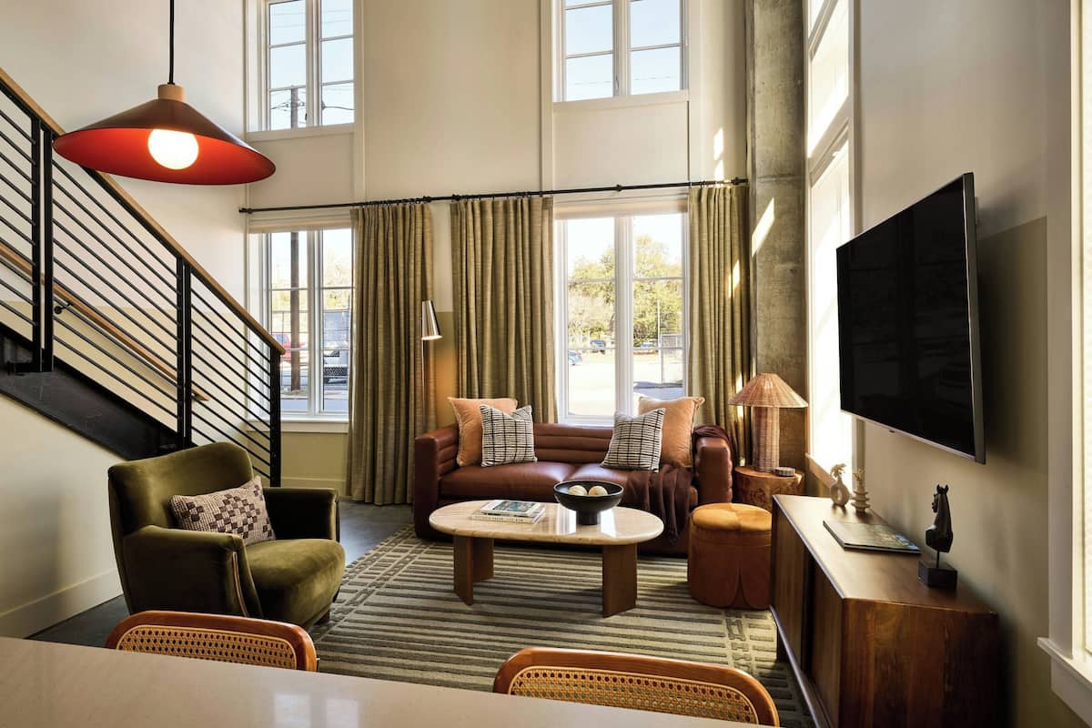 1 bedroom, premium bedding, pillow-top beds, desk