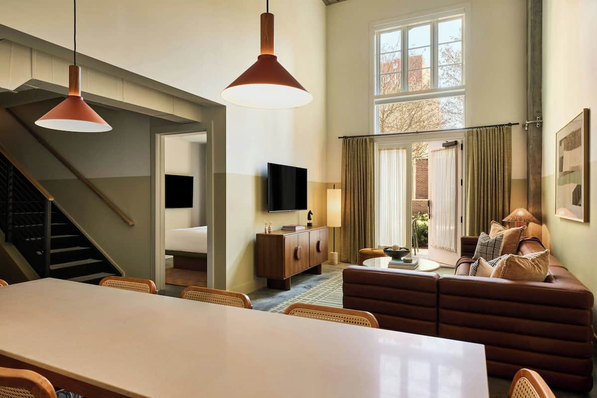 Deluxe Suite, 4 Bedrooms (1 Kingbed & 3 Queenbeds) | 1 bedroom, premium bedding, pillow-top beds, desk