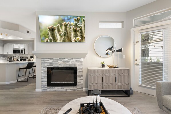 Private kitchen - Cozy Elegant 2-bedroom condo lovely Scottsdale (Scottsdale)