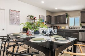 Fridge, microwave, oven, stovetop - Minutes To Disney: Magical 4-BDRM Oasis + Games/ Backyard Oasis (Anaheim)