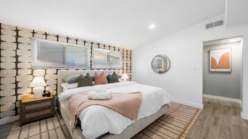 4 soverom, reiseseng for barn, wi-fi (inkludert) og sengetøy