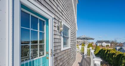 Relaxing Town Neck Home Near Beach