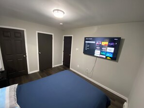 3 chambres, bureau, Wi-Fi gratuit, draps fournis