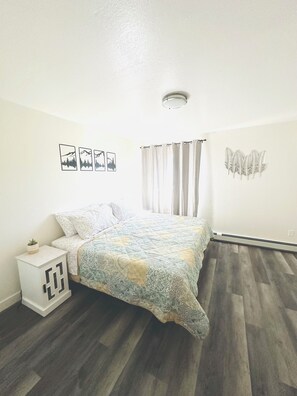 3 bedrooms, iron/ironing board, WiFi, bed sheets - Galina’s House (Fairbanks)