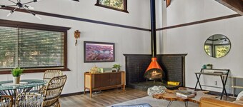 TreeLicious | Jacuzzi, Cozy Chalet close to Slopes