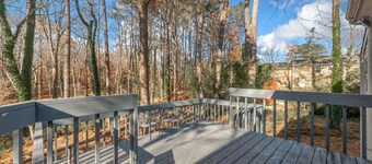 Charming Colonial Williamsburg Cottage Home w/ add'l storage, Pet Friendly!  