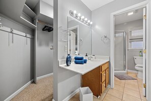 Boblebad, håndklær, såpe og toalettpapir