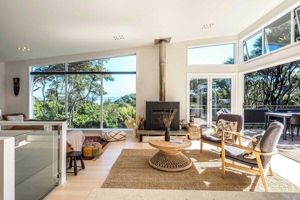 Télévision, espaces bureaux