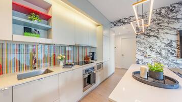 Business-suite - byudsigt | Opholdsområde | 65-tommers smart-tv med digitale kanaler