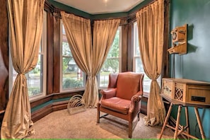 Interior - The Gatsby House: A Historic Gem! (Terre Haute)