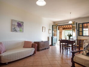 TV - Le Debbiare by Interhome (Riparbella)