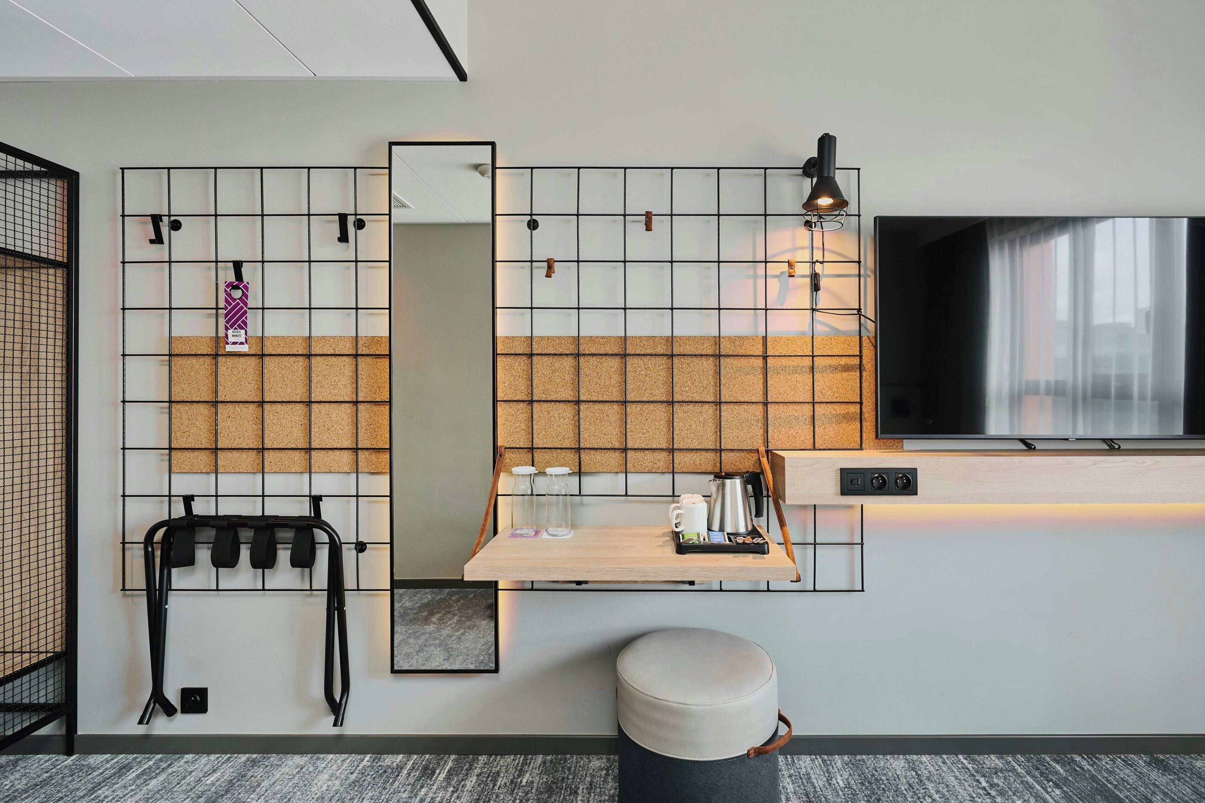 Desk, travel crib, free WiFi, bed sheets