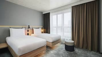 Room, 2 Twin Beds, Non Smoking | Desk, free WiFi, bed sheets