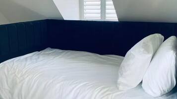 4 soverom, strykejern/-brett, wi-fi og sengetøy