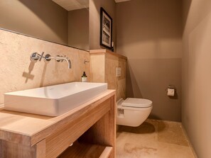 Unclassified image, 3 of 33, button