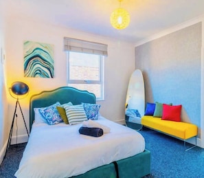 3 bedrooms, iron/ironing board, WiFi, bed sheets - Rayleigh Retreat-Spacious Family 3 Bed Apartment (Rayleigh)