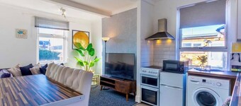 Rayleigh Retreat-Spacious Family 3 Bed Apartment